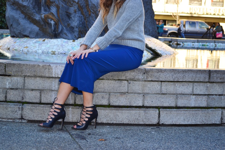 blue bodycon dress, bazzul, zara strappy heels, hat, grey sweater, shoppalu