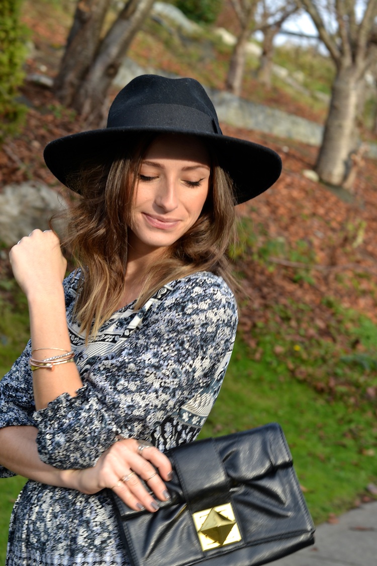 forever 21 floral dress, fedora, booties, black clutch, isabel marant-inspired, cat eye makeup, wavy hair