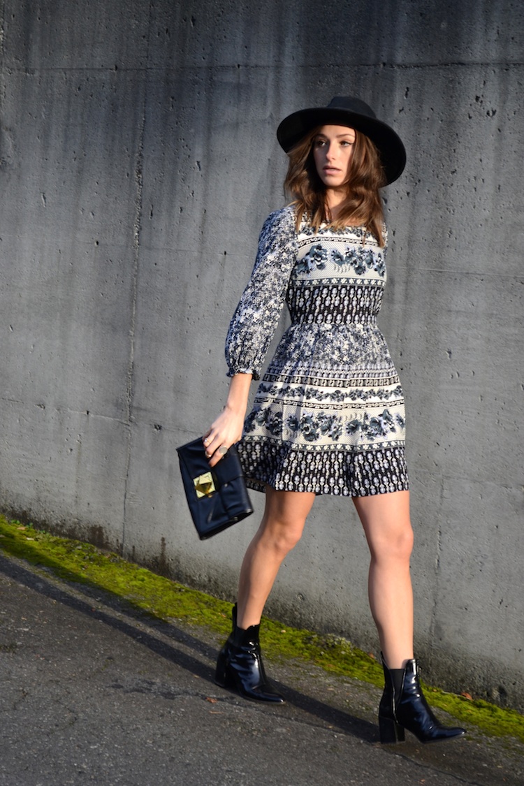 forever 21 floral dress, fedora, booties, black clutch, isabel marant-inspired, cat eye makeup, wavy hair3