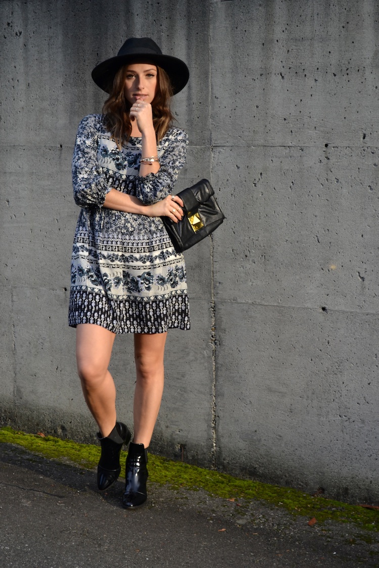 forever 21 floral dress, fedora, booties, black clutch, isabel marant-inspired, cat eye makeup, wavy hair9