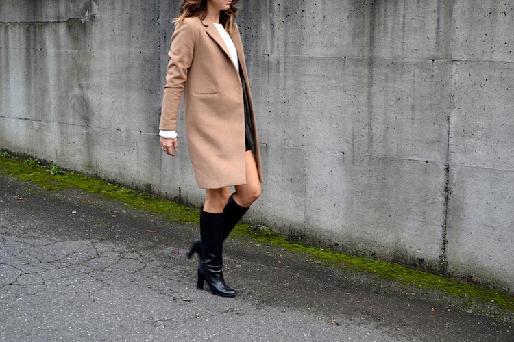 miniskirts for fall, winter white sweater, camel coat, knee-high boots, hm, zara, banana republic, ray ban aviators7