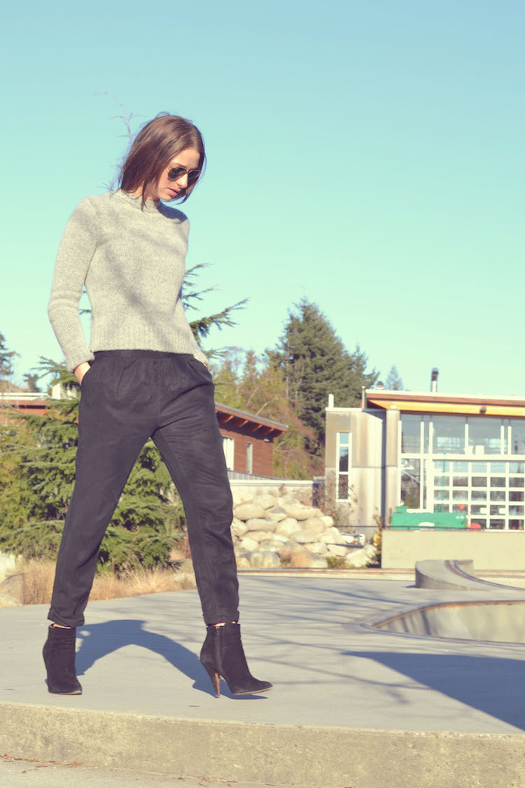 interview outfit, aritzia black pants, hm grey sweater, aldo booties, winter interview