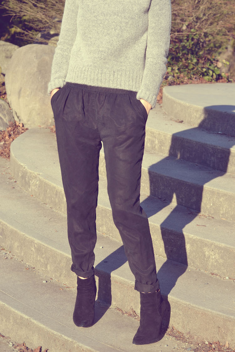 interview outfit, aritzia black pants, hm grey sweater, aldo booties, winter interview2