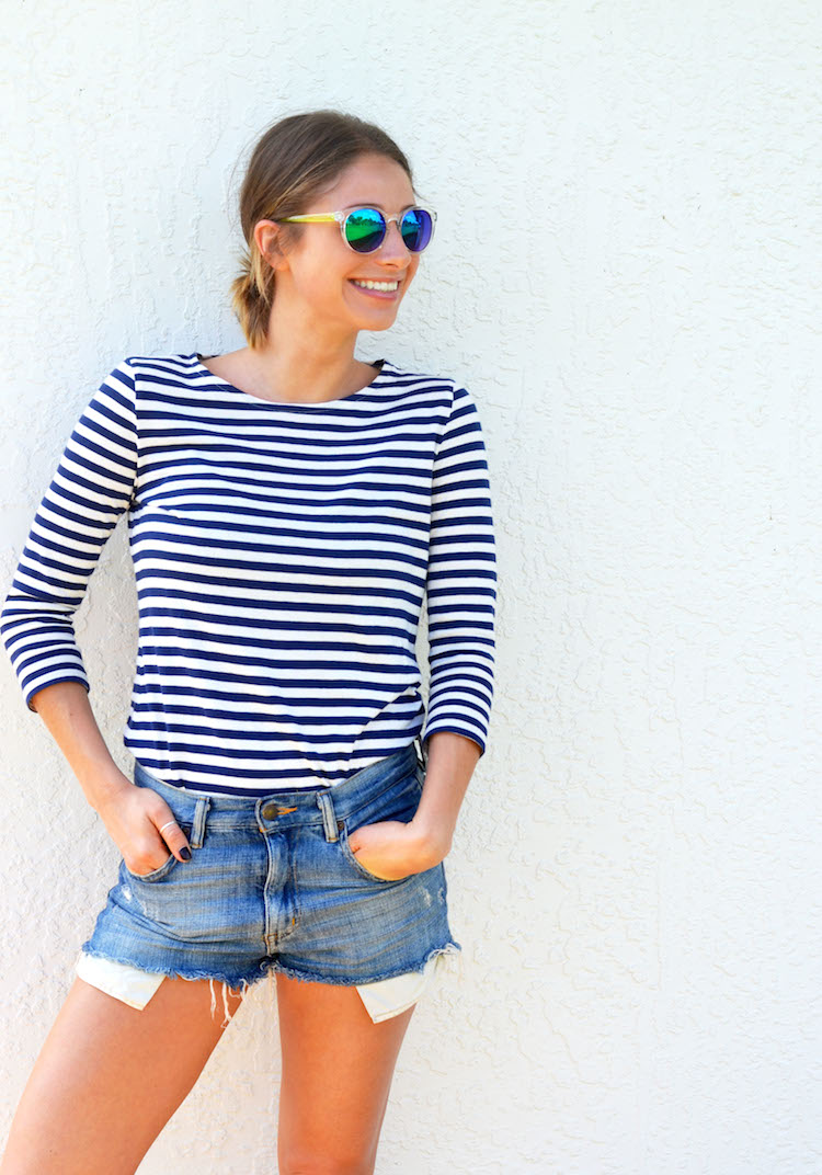 what to wear this summer, striped top, distressed denim, reflective sunglasses, forever21, low ponytail, easy hair, the august diaries2