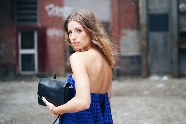 blue stylestalker dress, blonde beachy waves