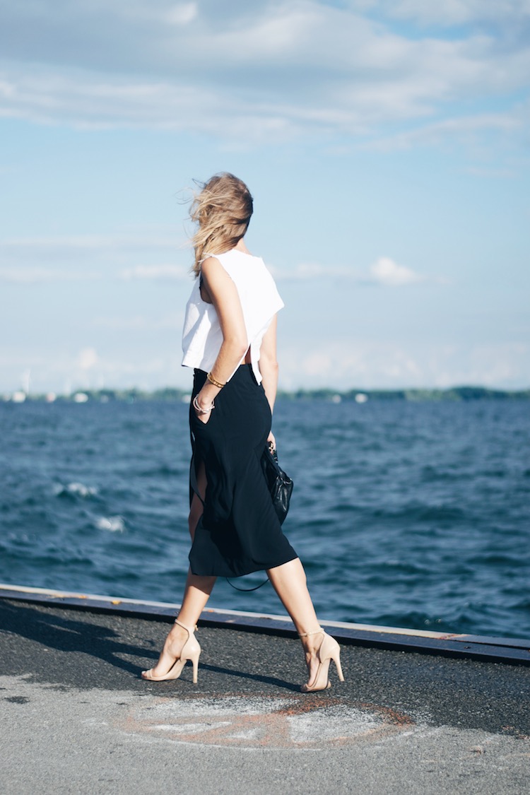 chic black and white outfit, wedding outfit