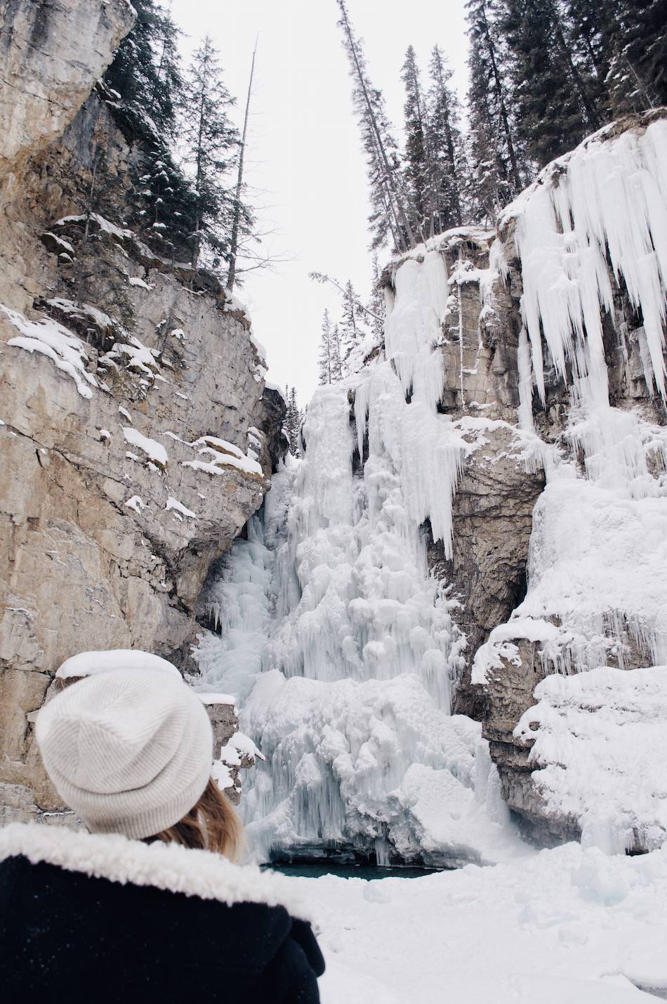 jonhston canyon ice falls