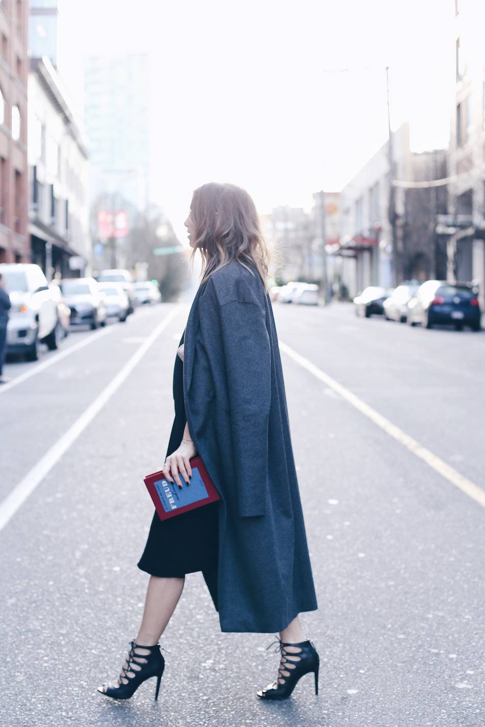 grey coat, street style