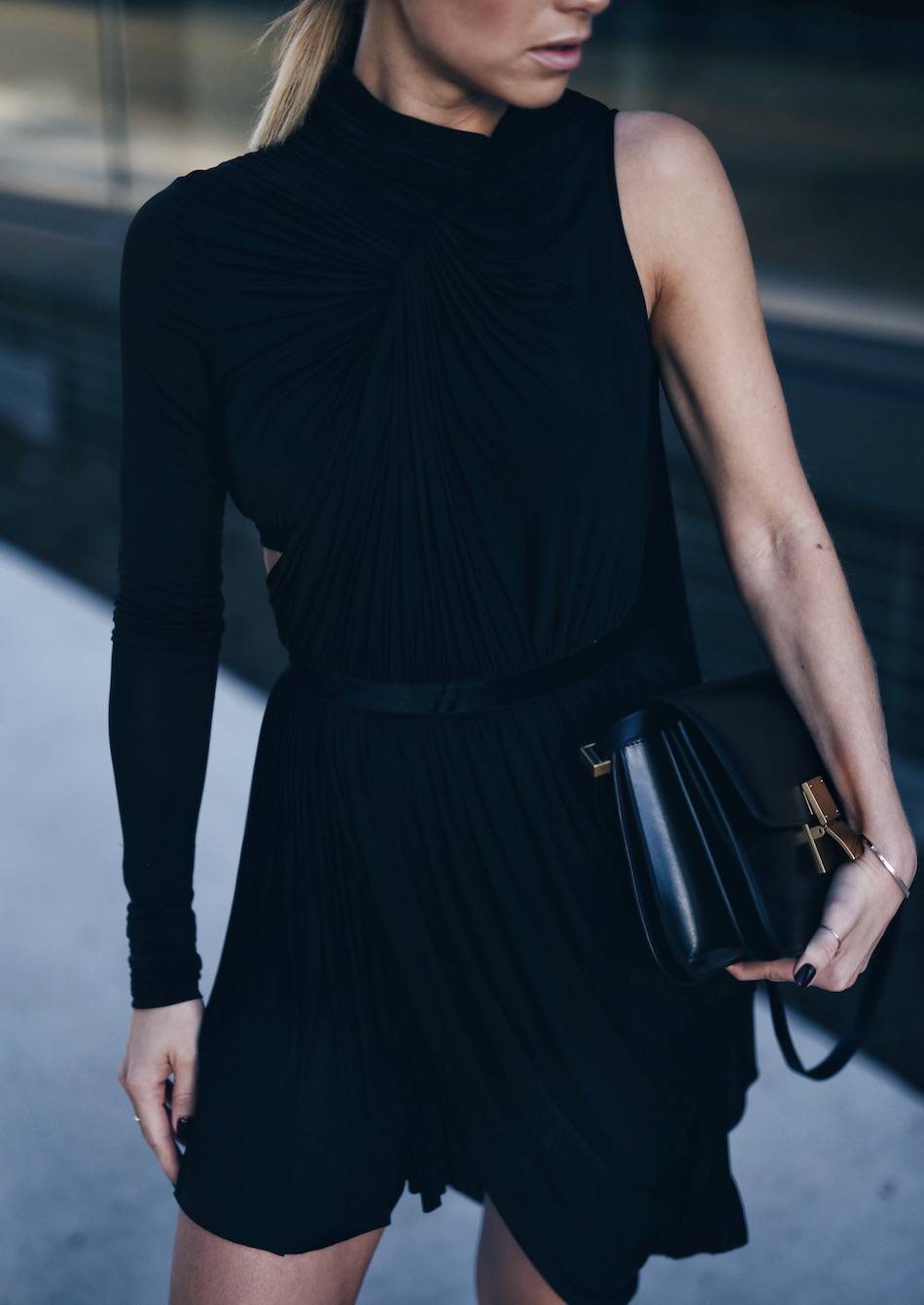 one shoulder black dress, photography tips