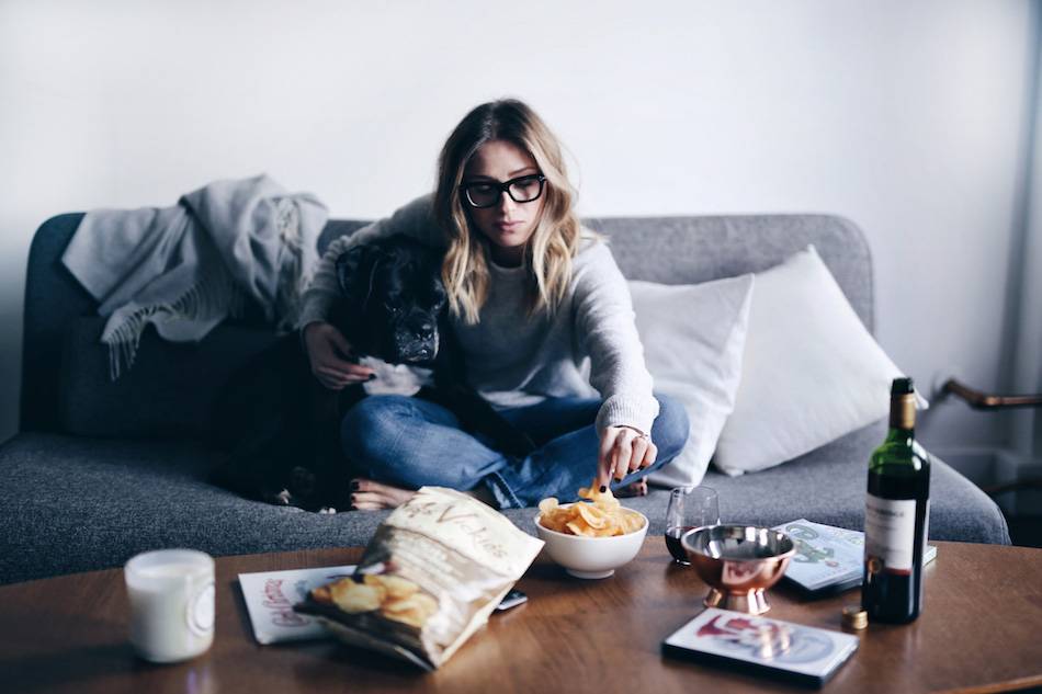 style-and-beauty-blogger-jill-lansky-of-the-august-diaries-top-5-favourite-christmas-movies-and-snacks-miss-vickies-and-red-wine-black-boxer