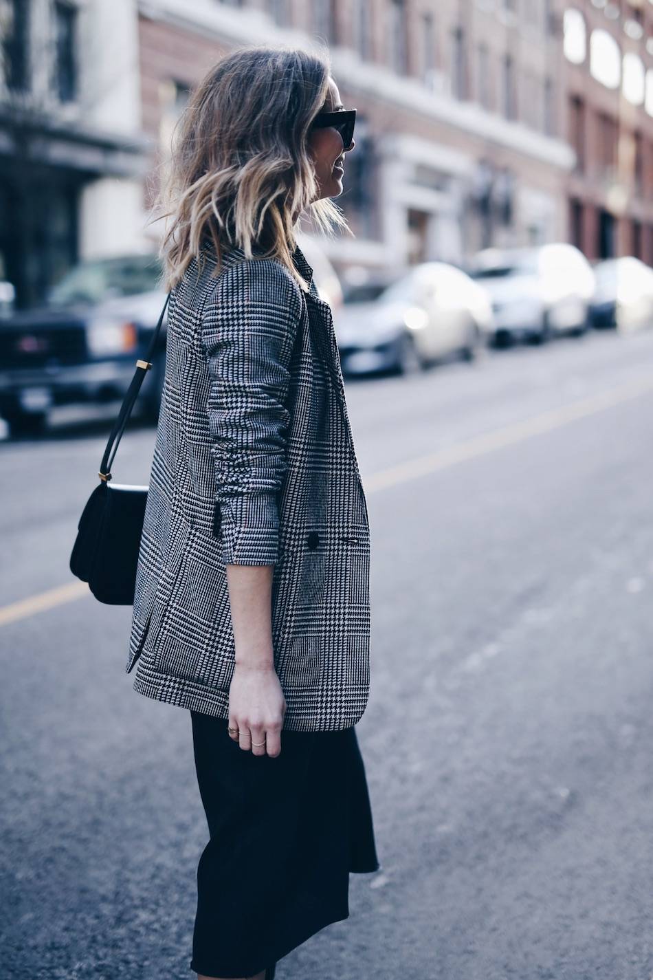 Style and beauty blogger Jill Lansky of The August Diaries perfect plaid boyfriend blazer how to wear it