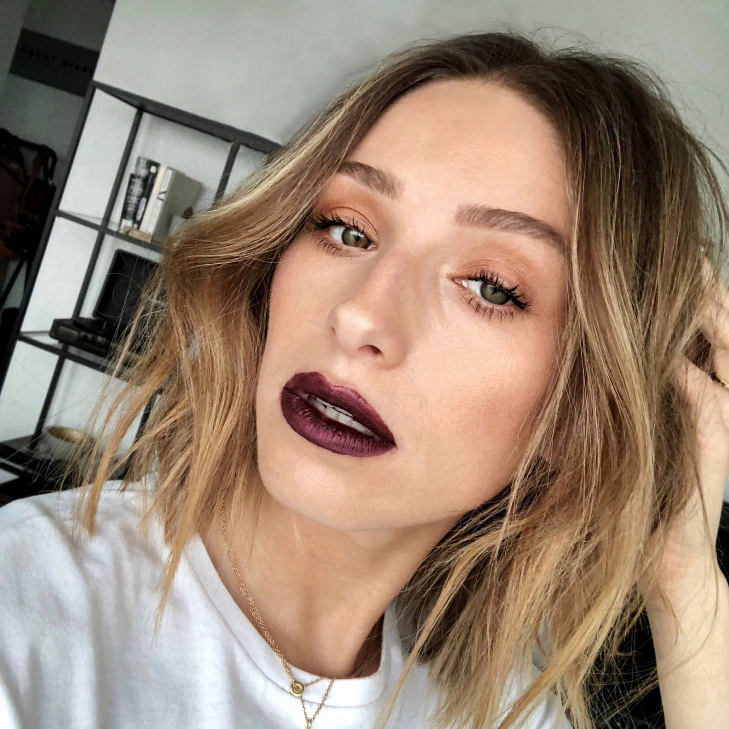 DARK RED LIPSTICK TUTORIAL